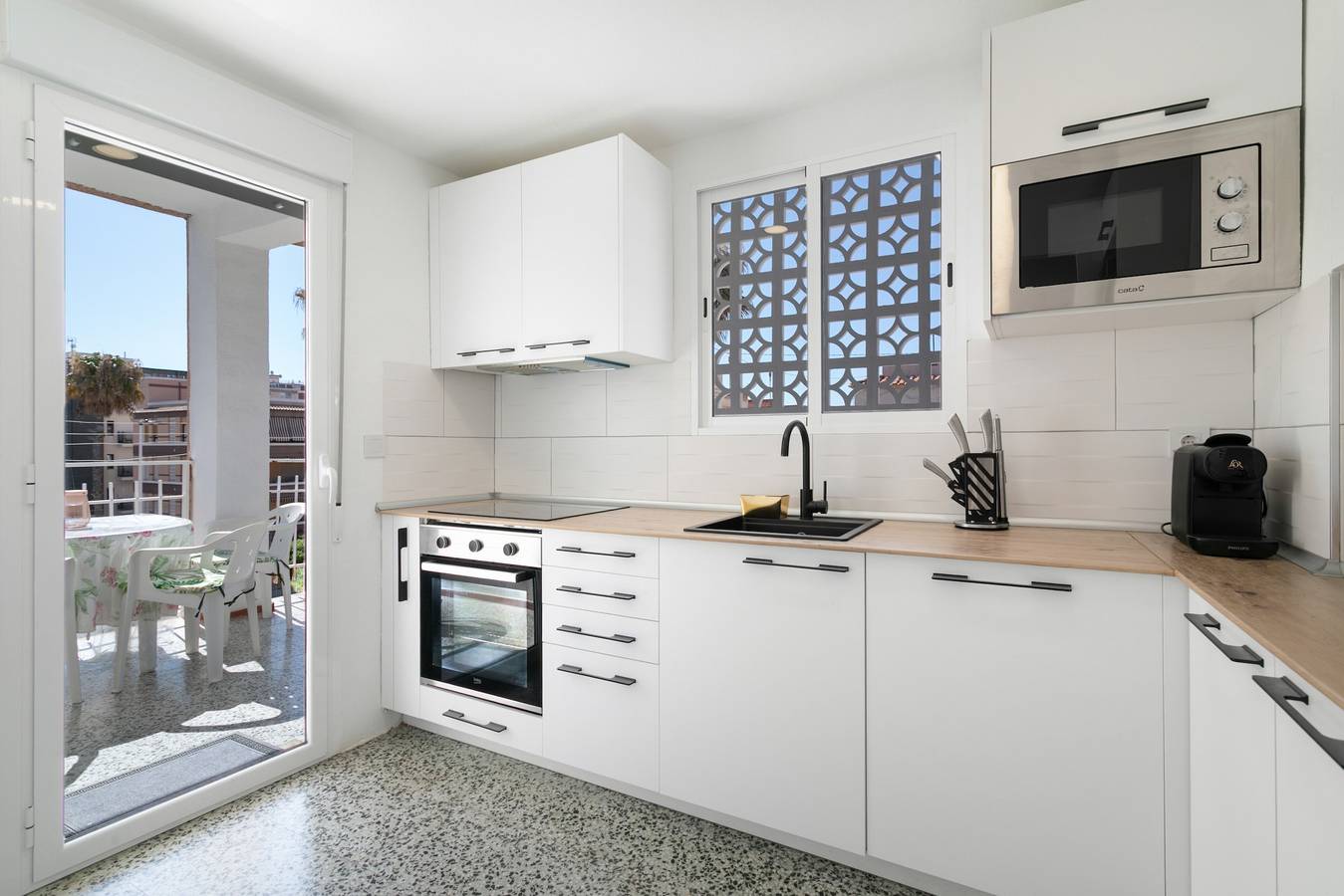 Entire apartment, Apartment 'Sunflower Pesak' with Wi-Fi in Santa Pola, Costa Blanca