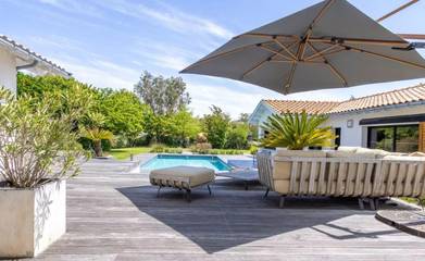 Maison d’hôte pour 2 personnes, avec piscine ainsi que vue et terrasse à Pornic