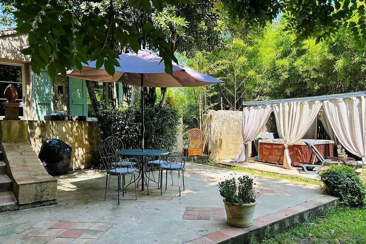 Gîte pour 2 personnes, avec Balcon ainsi que Jacuzzi et Sauna