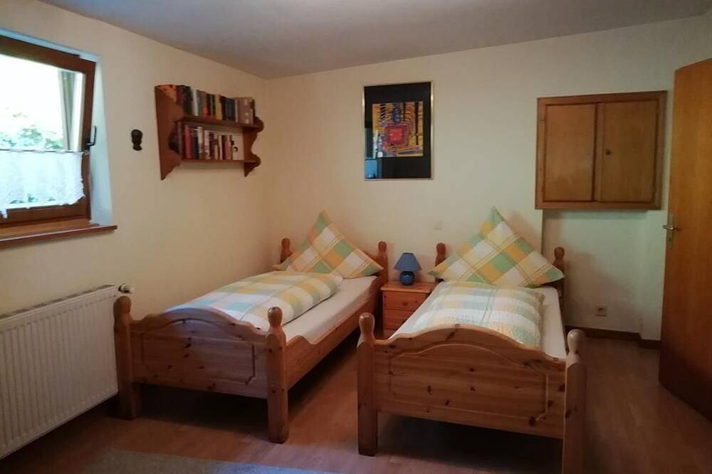 Entire apartment, Ferienhaus Burgblick - 4-bed vacation home, shower/Wc, 2 bedrooms in Bad Münstereifel, Naturpark Hohes Venn-Eifel