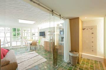 Ferienwohnung für 3 Personen, mit Garten und Sauna sowie Terrasse in Stade