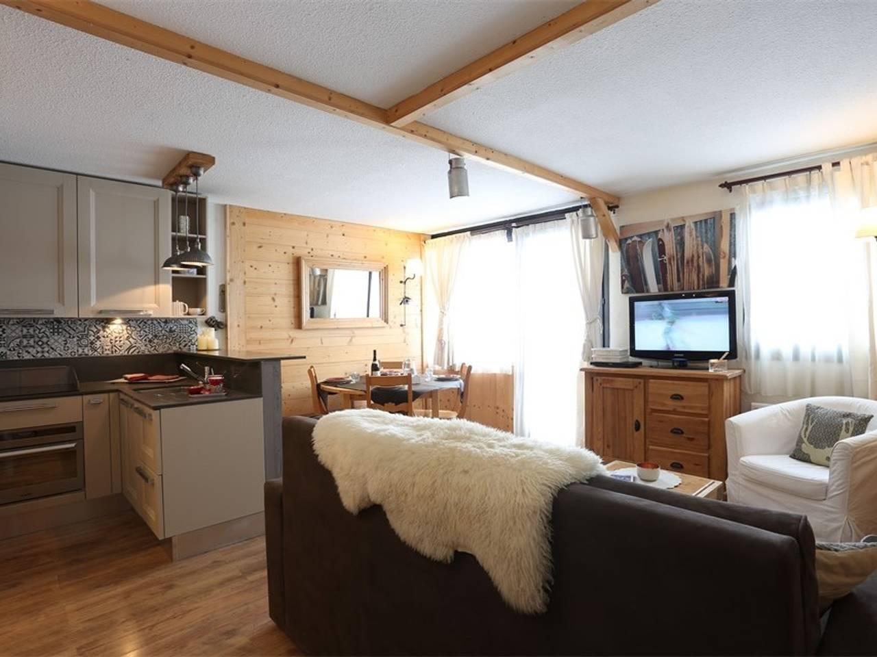Hel leilighet, Spacious Renovated Apt in Val Thorens - 5 Pers, Ski-in/Ski-out, Wifi, Balconies in Val Thorens, Les Trois Vallées