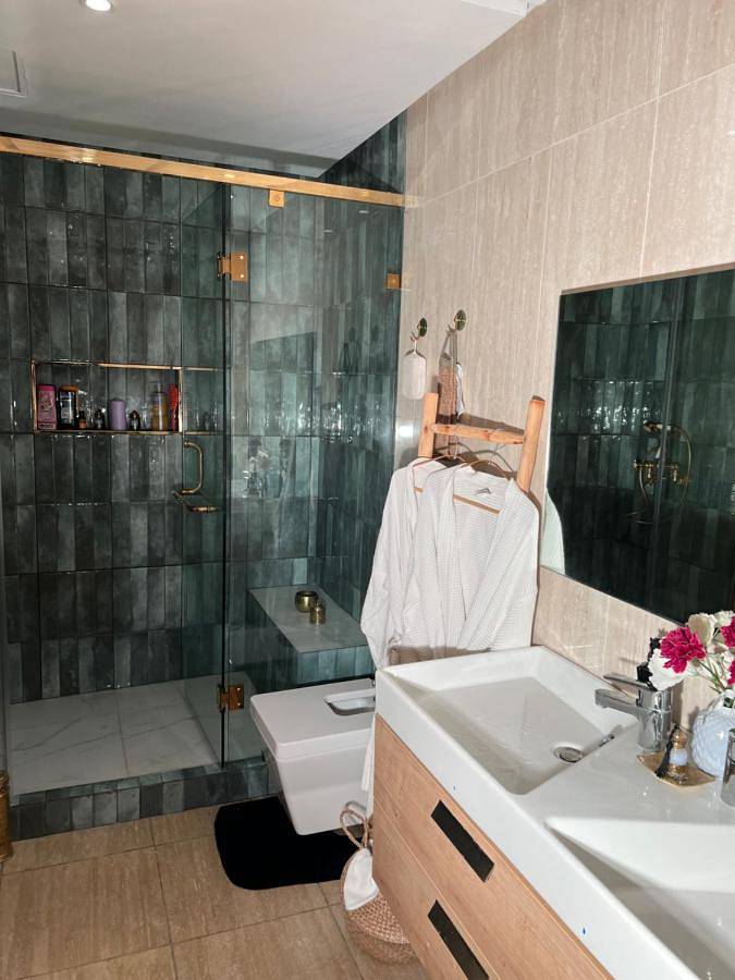 Riad pour 3 personnes, avec vue ainsi que piscine et terrasse à Rabat