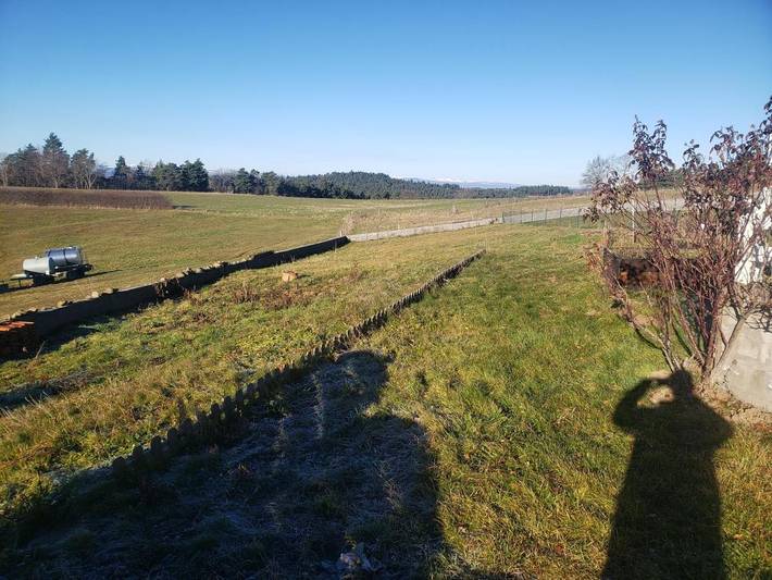 Location de vacances pour 8 personnes, avec terrasse ainsi que jardin et vue, animaux acceptés dans Chaniat