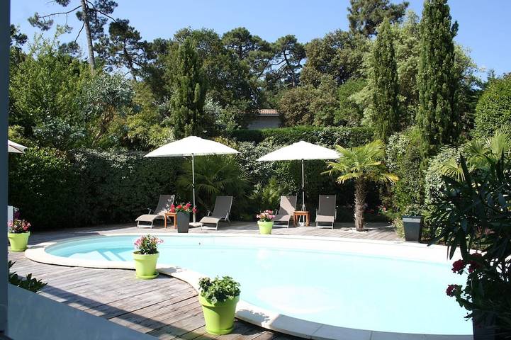 Villa pour 10 personnes, avec balcon ainsi que jacuzzi et jardin dans Le Moulleau