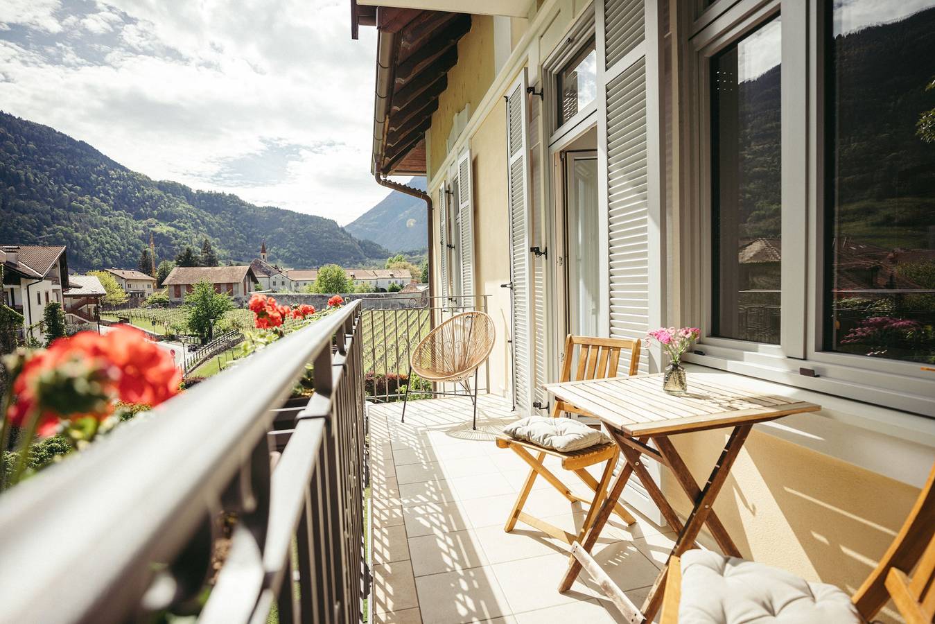 Appartamento intero, Appartamento 'Freienfeldhof Golden' con vista montagna, giardino comune e Wi-Fi in Lagundo, Gruppo Tessa