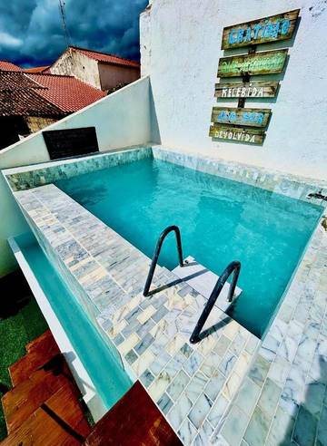 Gîte pour 6 personnes, avec jardin et piscine, animaux acceptés à Moura