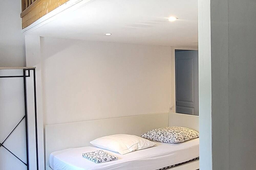 Maison de 120m2, grand jardin avec terrasse de 100m2. in Gentilly, Val-de-Marne