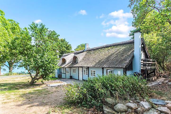 Ferieudlejning for 8 personer, med Terrasse i Gudhjem