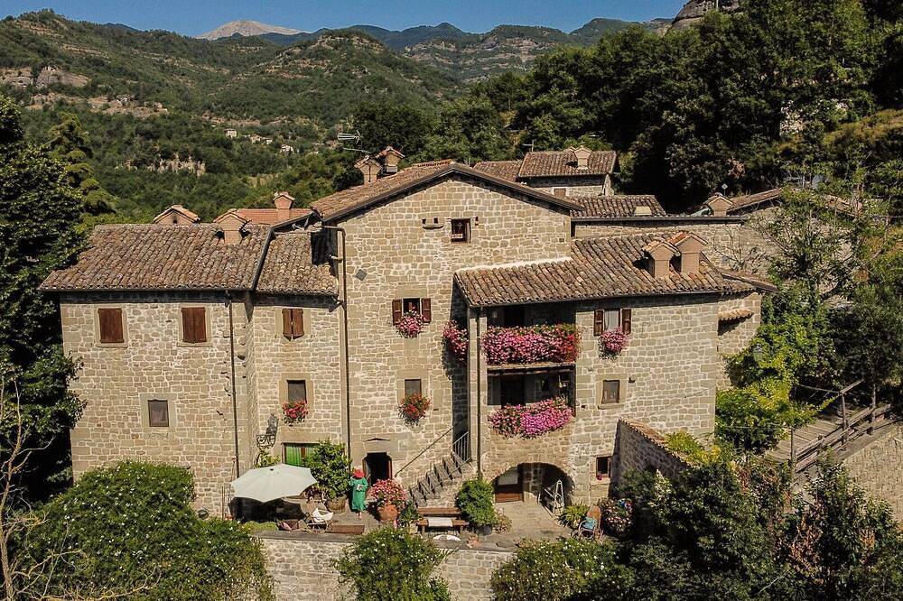 Casa di Campagna a Forcella con 2 camere da letto e 5 posti letto in Roccafluvione, Parco nazionale dei Monti Sibillini