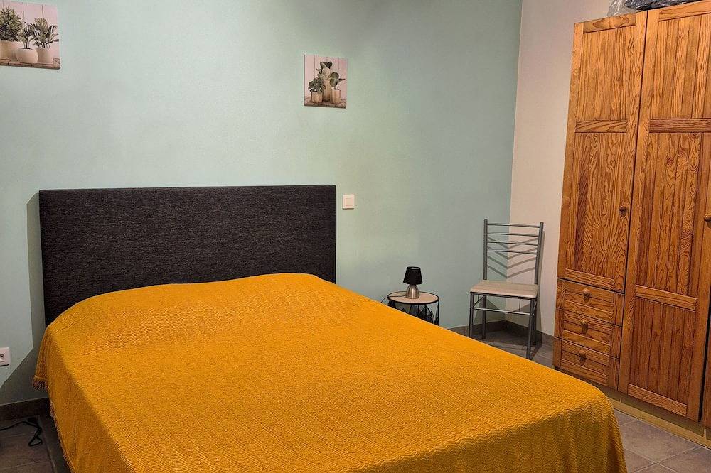 Ganze Wohnung, Apartment located 35 minutes from the sea and 35 minutes from the Cevennes. in Saint-Clément, Mittelmeerküste (Frankreich)