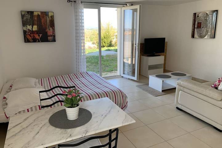 Location de vacances pour 2 personnes, avec jardin à Castelnau-de-Guers - 2