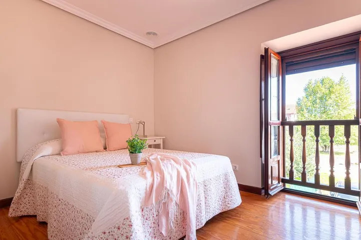 Ferienwohnung für 6 Personen, mit Ausblick und Balkon - 1