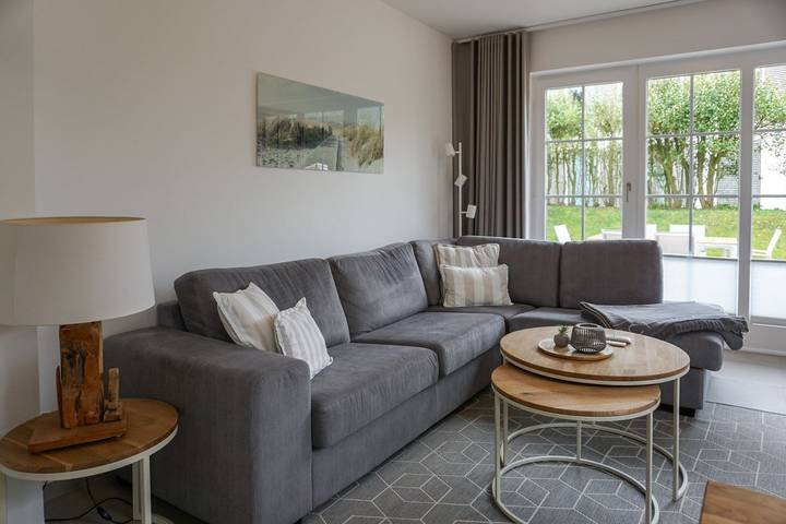 Ganze Wohnung, 3-Raum-Appartement im Erd- und Untergeschoss mit ca. 75m² Nutzfläche in Wenningstedt, Sylt