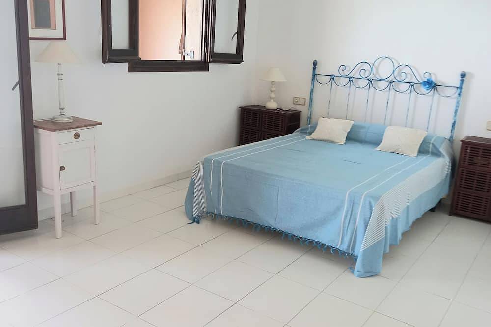 Apartamento entero, Desconecta con fabulosas vistas al mar, ideal para familias in Alcanar, Costa Dorada