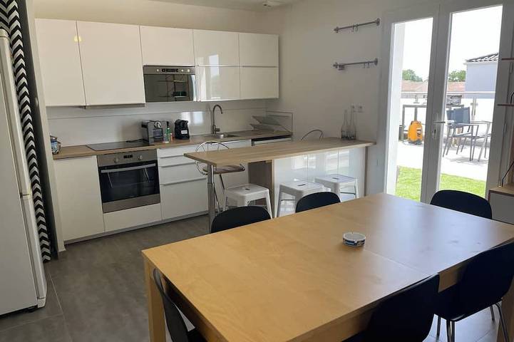 Ganze Wohnung, Rental: Beautiful Apartment Near The Sea And Close To Nîmes And Montpellier in Aimargues, Mittelmeerküste (Frankreich)