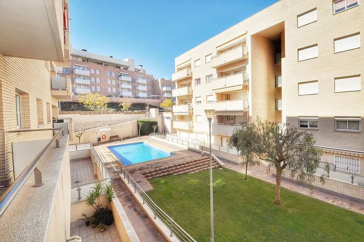 Apartment for 4 people, with pool and terrace as well as view, with pets in Lloret de Mar
