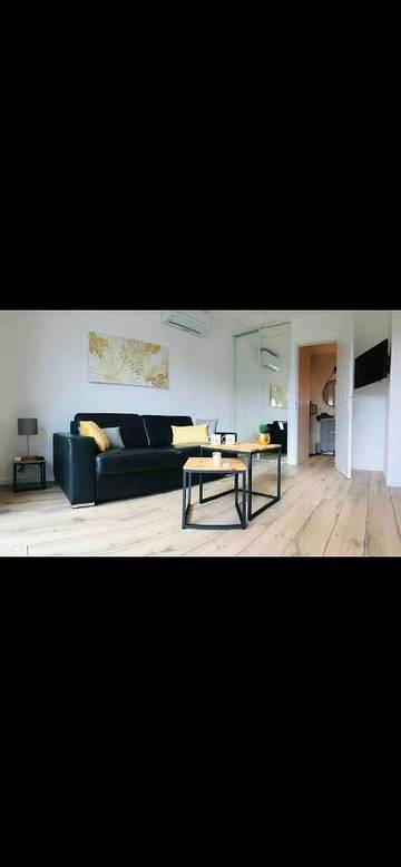 Gîte pour 2 personnes, avec vue et terrasse à Les Adrets-de-l'Estérel