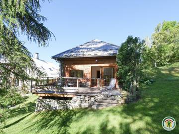 Gîte pour 2 personnes, avec terrasse et jardin à Puy-Sanières