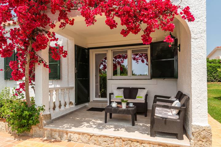 Villa for 8 people, with terrace and garden in Platja Son Bou