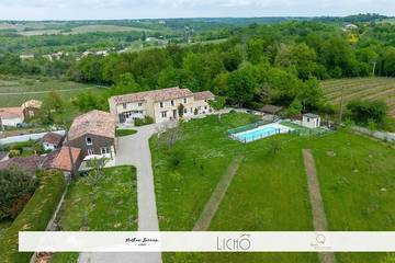 Location de vacances pour 4 personnes, avec terrasse ainsi que jardin et piscine à Langoiran