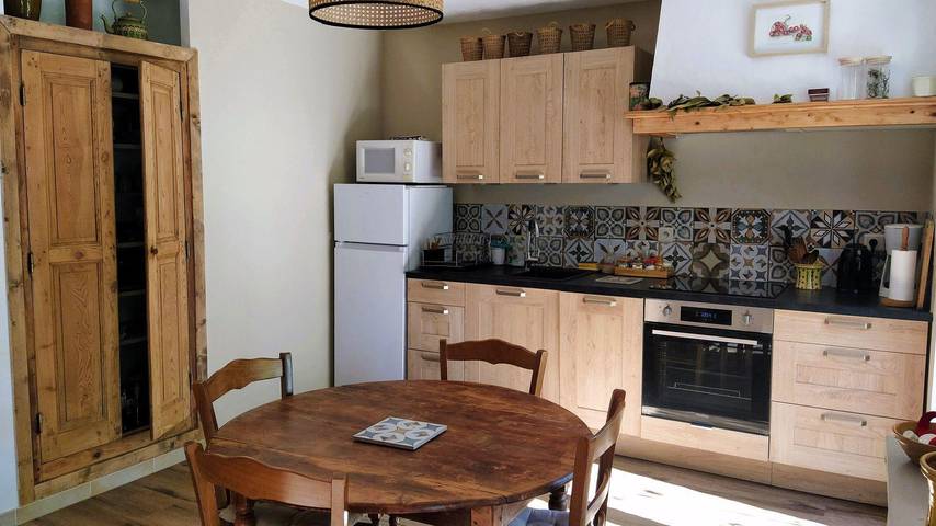 Gîte pour 2 personnes, avec Terrasse et Jardin à Digne-les-Bains - 4