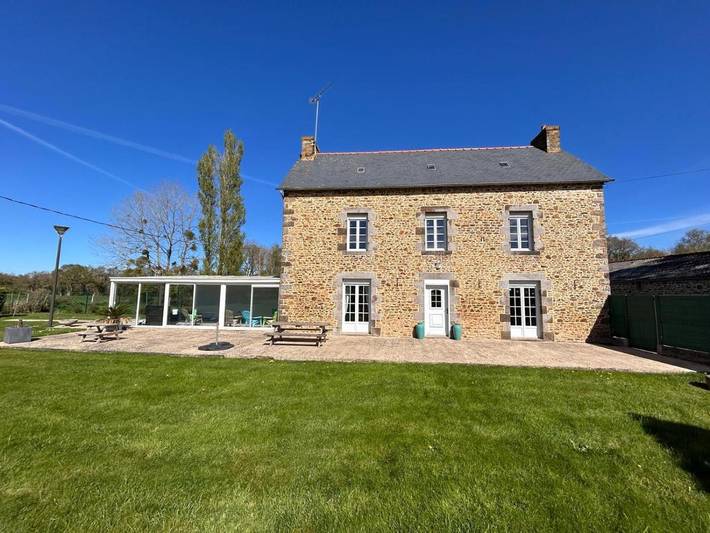 Location de vacances pour 6 personnes, avec jardin ainsi que vue et piscine à Plouagat - 2