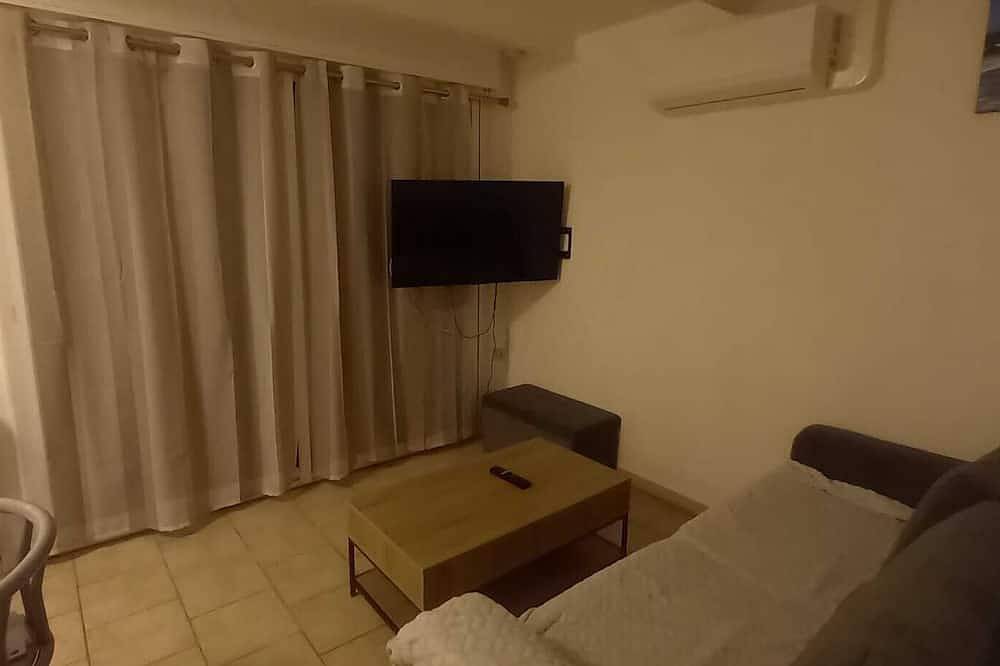 Entire apartment, Country apartment in Châteauneuf-de-Gadagne, Vaucluse