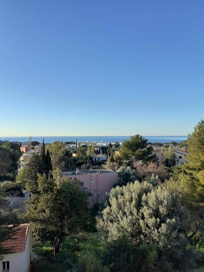 Gîte pour 4 personnes, avec terrasse et vue dans Gare De Bandol - 4