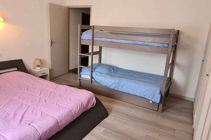 Location de vacances pour 12 personnes, avec Terrasse et Jardin dans Lac de Bonlieu - 3