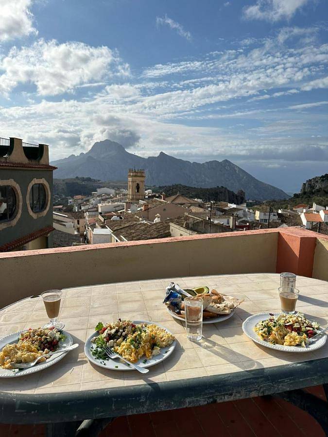 Location de vacances pour 10 personnes, avec vue et terrasse, animaux acceptés à Tàrbena