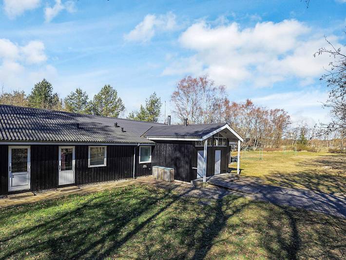 Feriehus med fælles køkken og badeværelse in Byrum, Læsø