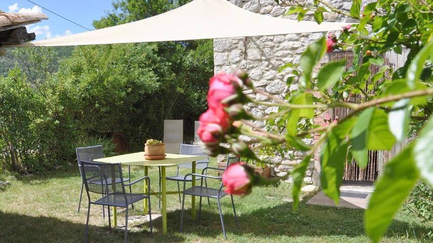 Location de vacances pour 4 personnes, avec Jardin et Vue à Lachau