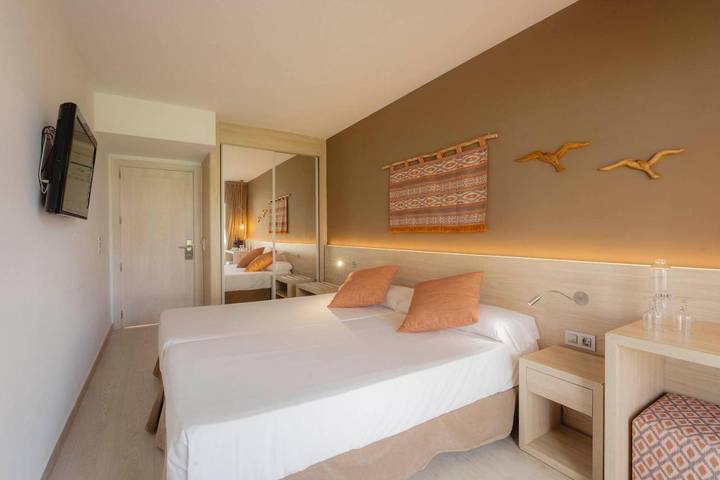 Hôtel pour 2 personnes, avec piscine et jardin ainsi que jacuzzi et sauna dans Playa de Muro - 2