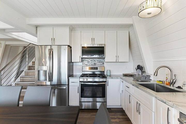 Vacation rental for 13 people, with balcony in Half Moon Bay