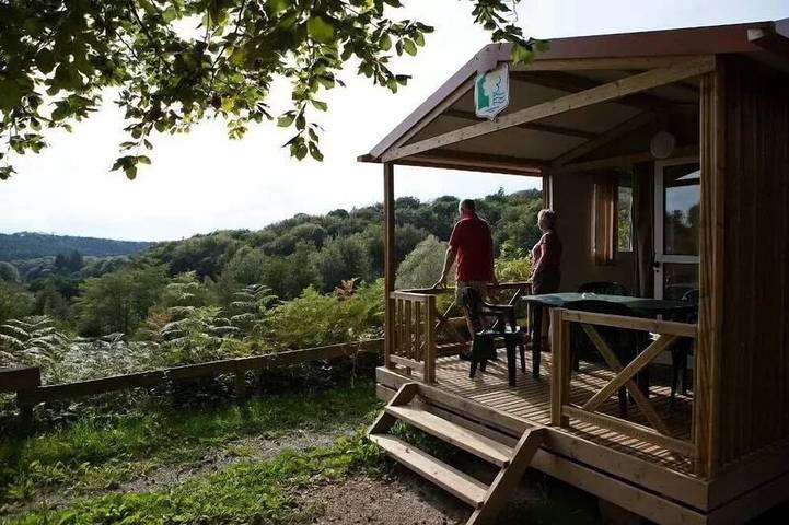 Gîte pour 4 personnes, avec terrasse et piscine, animaux acceptés à Saint-Léger-de-Fougeret
