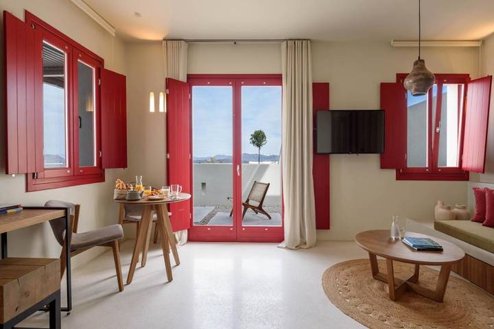 Chambre d’hôte pour 3 personnes, avec Jacuzzi et Terrasse ainsi que Jardin et Piscine à Santorin - 4