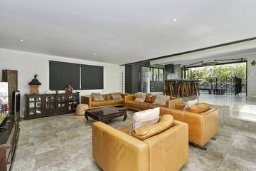 Holiday Home for 12 People in Sunshine Coast, Photo 1