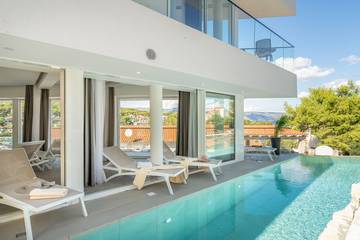 Villa mit pool für 8 Personen, mit Balkon und Sauna sowie Balkon/Terrasse und Pool auf Hvar