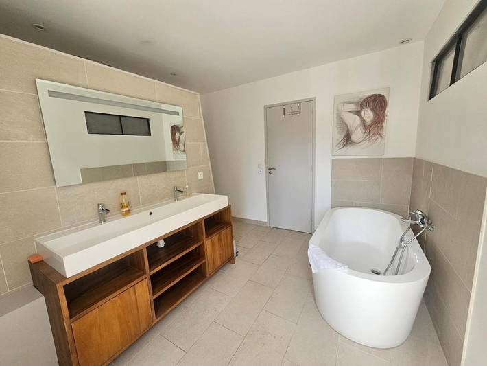 Location de vacances pour 10 personnes, avec vue ainsi que jardin et piscine, animaux acceptés à Marsanne - 4