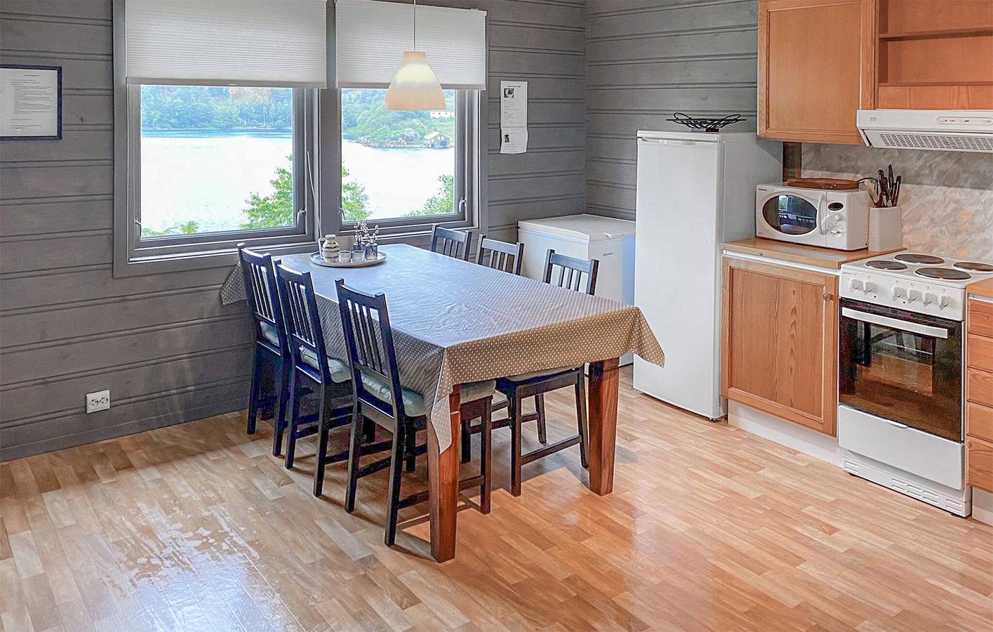 Feriehus for 6 personer med hage in Lindesnes 