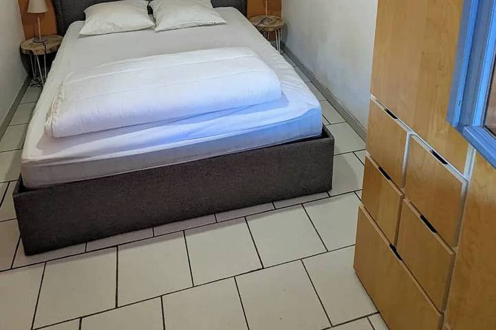 Entire apartment, Beautiful, bright three-bedroom apartment with a private garden and a shared pool. in Ruoms, Ardèche