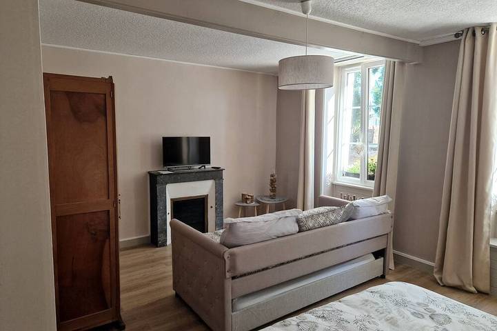 Location de vacances pour 3 personnes, avec piscine et jardin à Saint-Martin-de-Juillers - 4