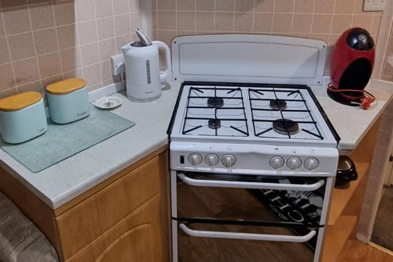 Caravan - Sleeps 6 - Pets Ok - Parking in Skegness, Lincolnshire