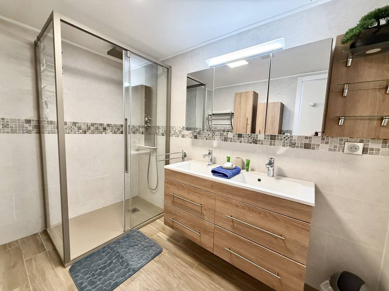 Entire apartment, Santa Maria in Menton, Mediterranean Coast (France)