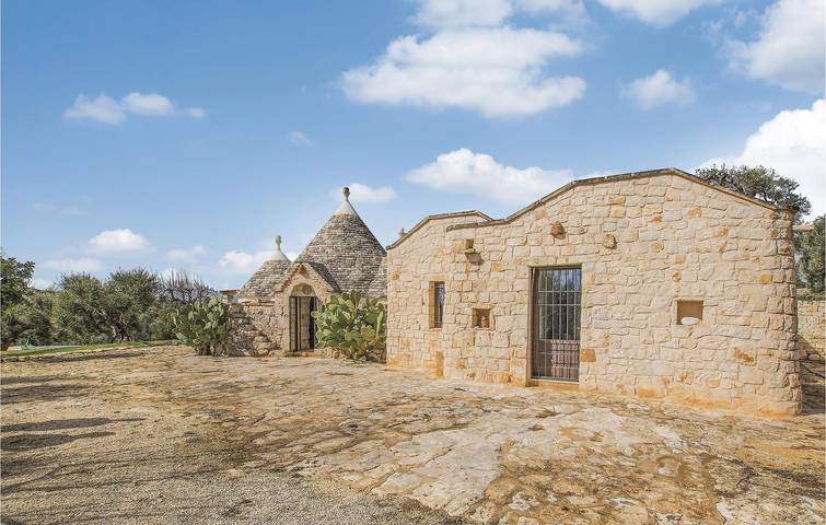 Location de vacances pour 15 personnes, avec piscine ainsi que terrasse et jardin, animaux acceptés à Ostuni - 2