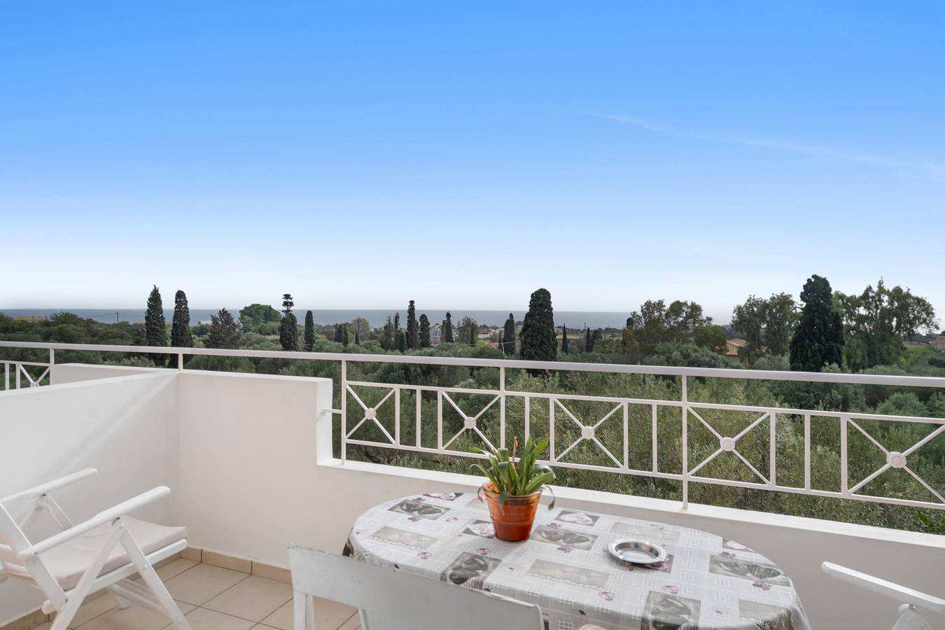 Entire apartment, Apartment 'Garden View 2' with Shared Pool, Wi-Fi and Air Conditioning in Kefalonia