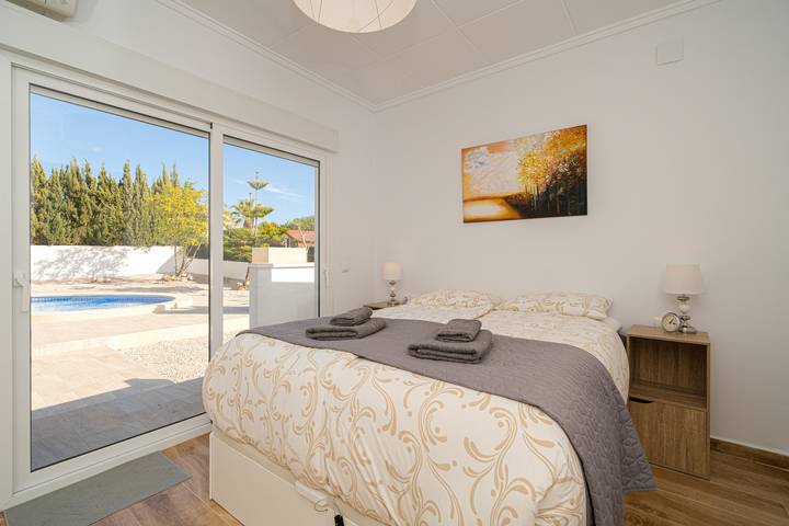Casa rural para 6 personas, con jardín y terraza en Torrevieja - 4