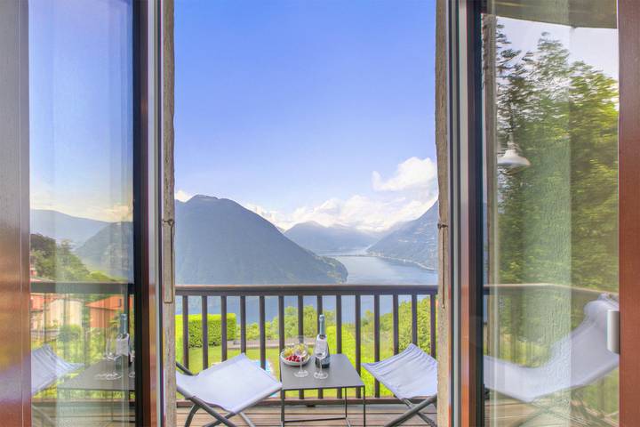 Ferienhaus für 4 Personen, mit Terrasse und Seeblick am Luganersee