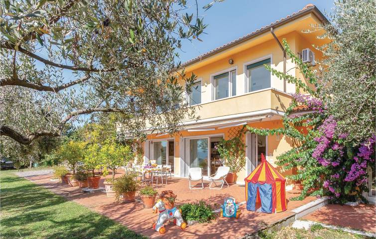 Casa vacanza per 10 persone a Carrara